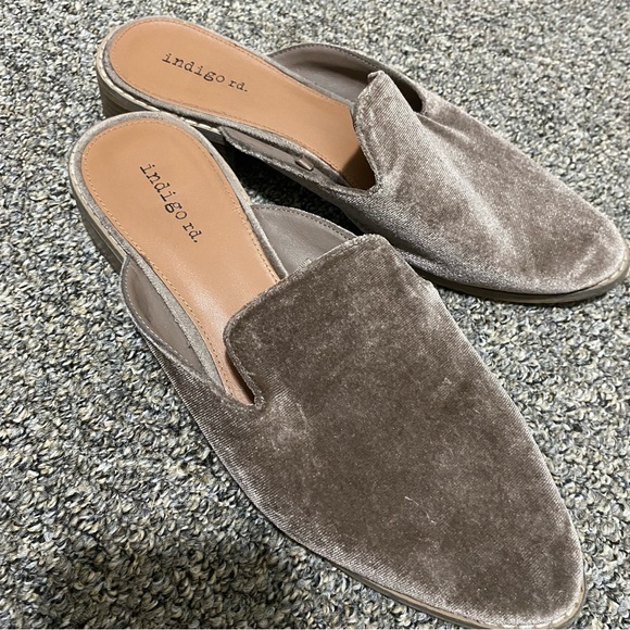 Gorgeous Velvet Mule Clogs Gold Light Brown Women’s 8.5 Shoes Slip On Velour Tan - Picture 6 of 9